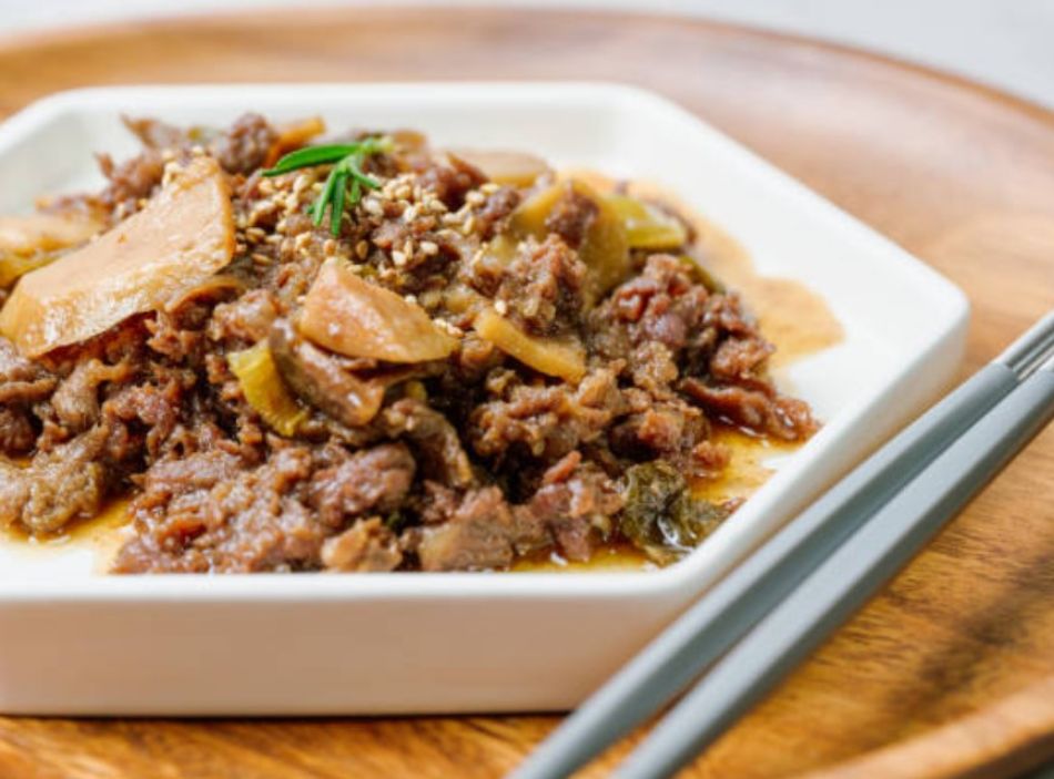 Spezzatino di seitan con funghi: un secondo piatto vegano super chic!